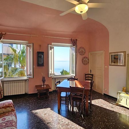 Апартаменты Le Finestre Sul Mare Альбиссола-Марина Экстерьер фото