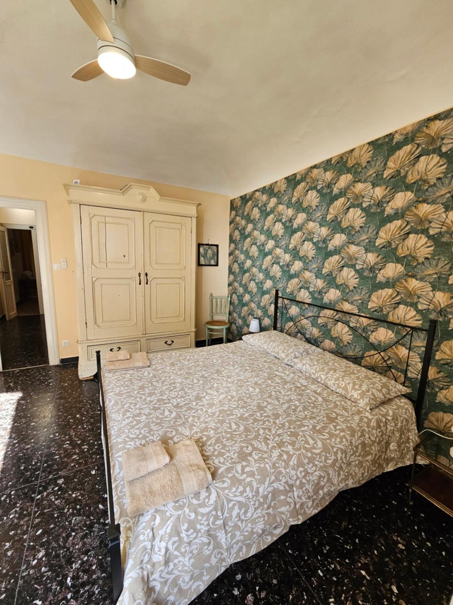 Апартаменты Le Finestre Sul Mare Альбиссола-Марина Экстерьер фото