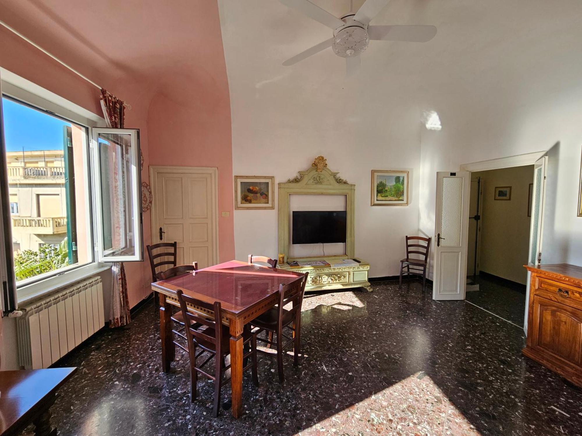 Апартаменты Le Finestre Sul Mare Альбиссола-Марина Экстерьер фото